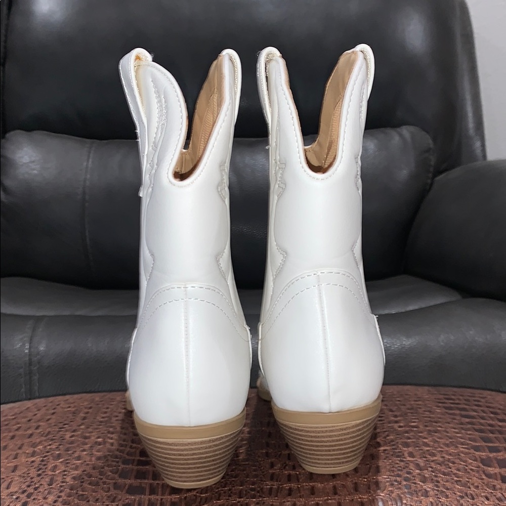 White Sticked Western Ankle Boots Size 8 - Picture 14 of 15